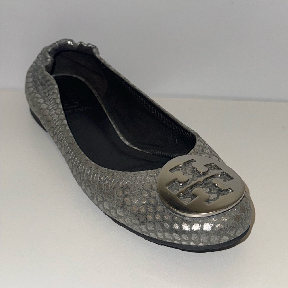 Tory Burch Reva Ballet Flats Snakeskin Metallic Silver Size 5